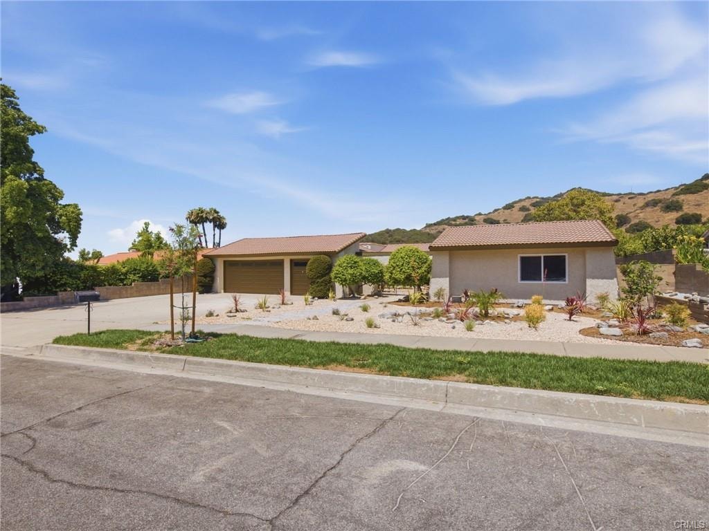 225 Armstrong Drive, Claremont