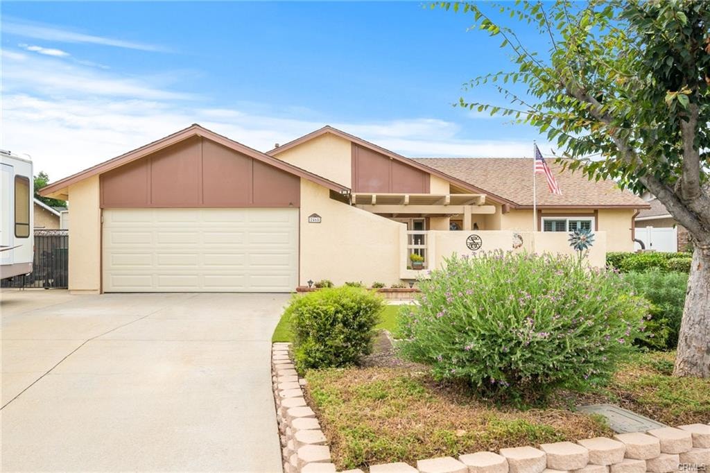 1,185,000, La Verne